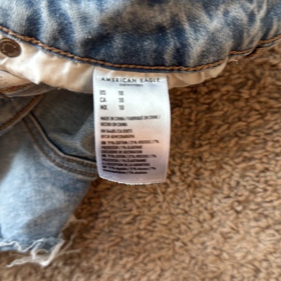 American Eagle Outfitters Women's Blue Denim Shorts - Picture 3 of 3